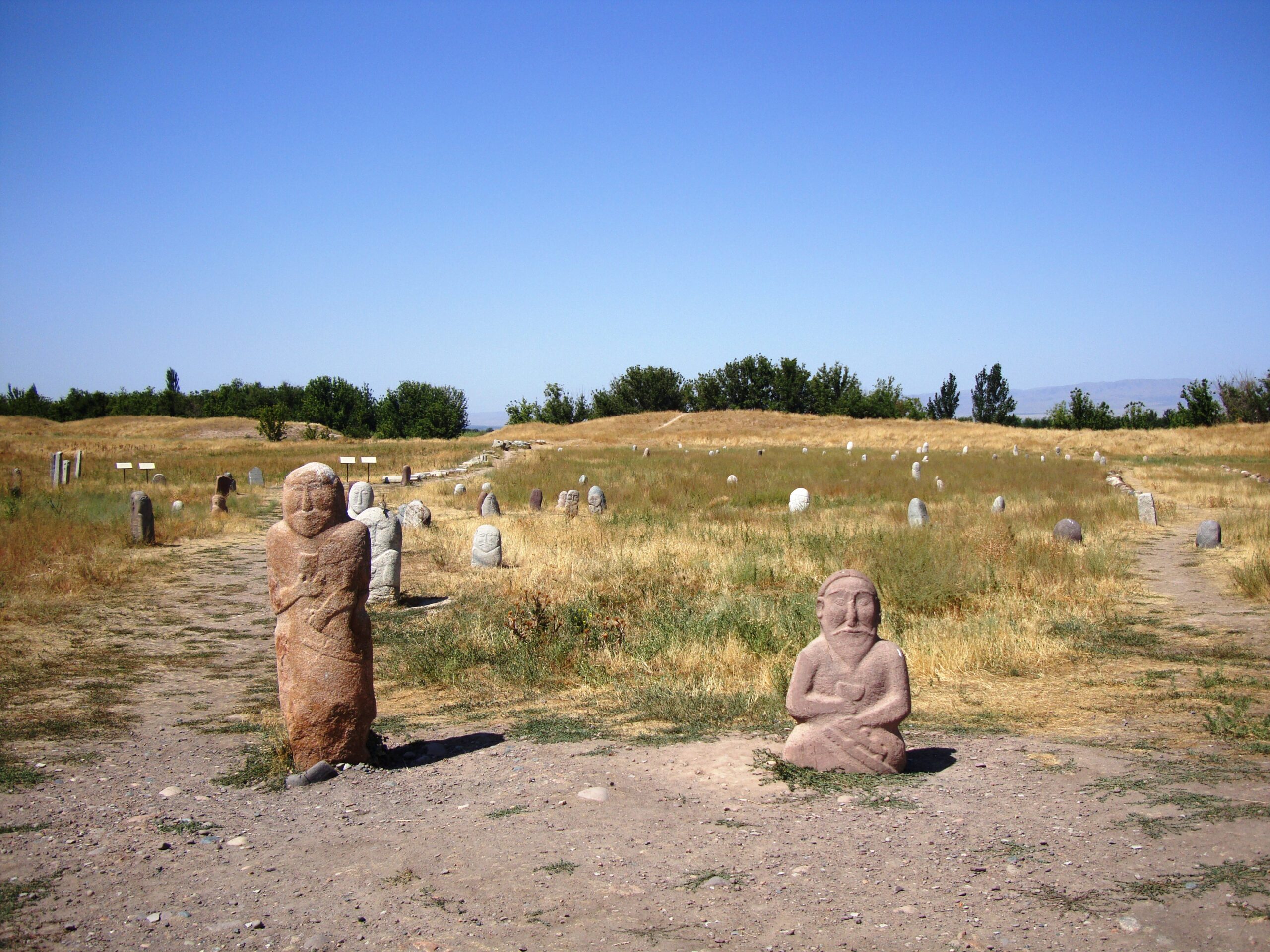 burana kirghizistan balbals steles funeraires