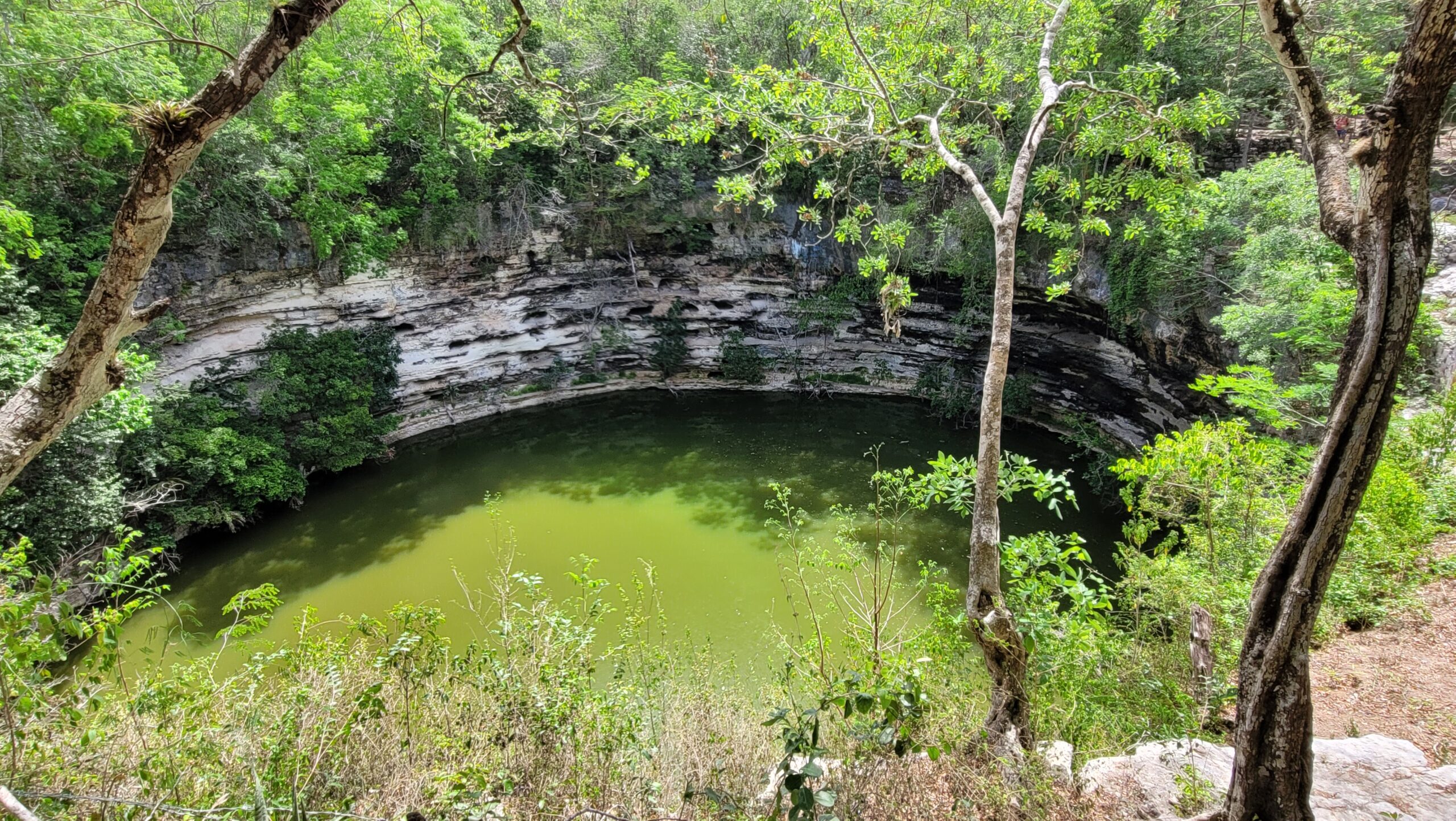 chichen itza mexique cenote sacrifices