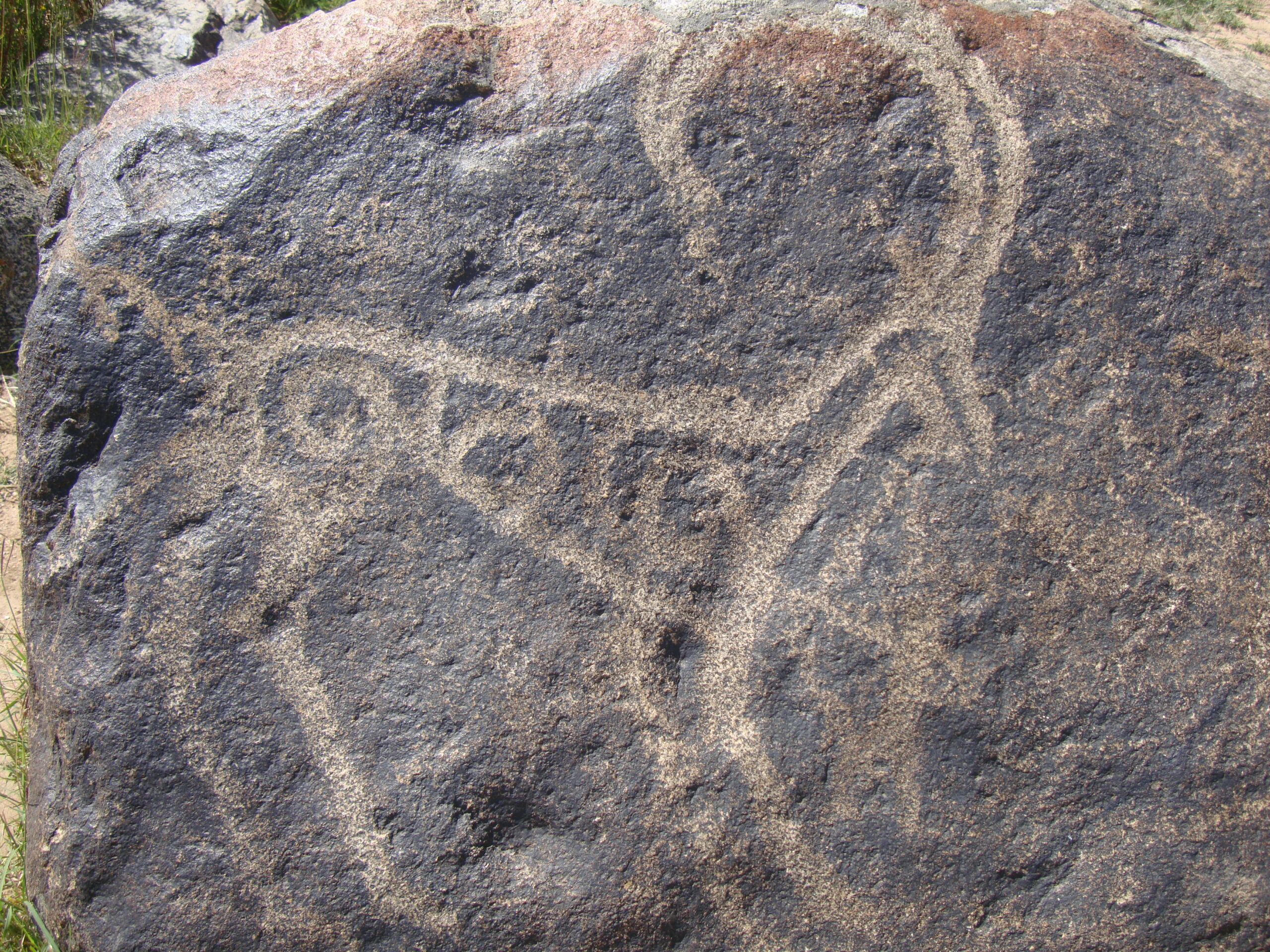 pétroglyphes cholpon ata kirghizistan