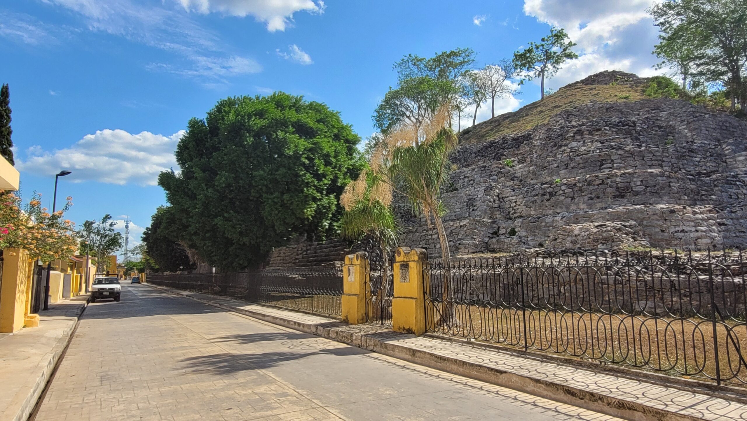 Izamal pyramide Itzamatul mexique